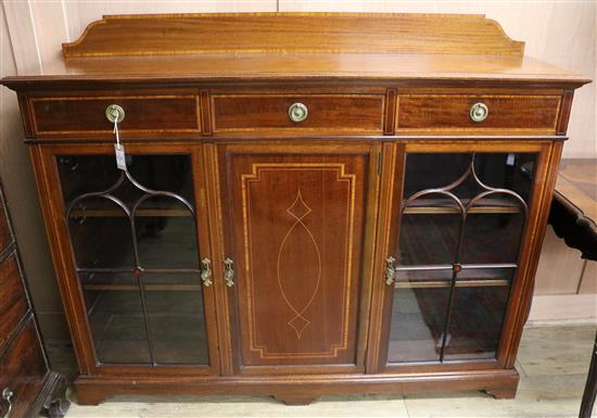 An Edwardian inlaid mahogany side cabinet W.153cm